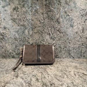 Coach Wristlet Signature Canvas